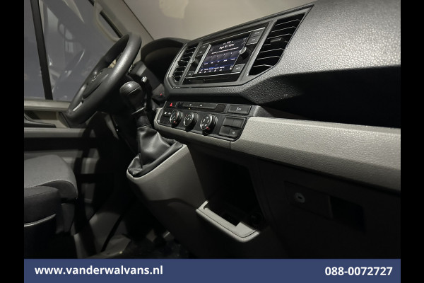 Volkswagen Crafter 2.0 TDI 141pk L3H3 L2H2 Euro6 Airco | Camera | Apple Carplay | Android Auto | Cruisecontrol | Massagestoel Chauffeursstoel, 2800kg trekvermogen