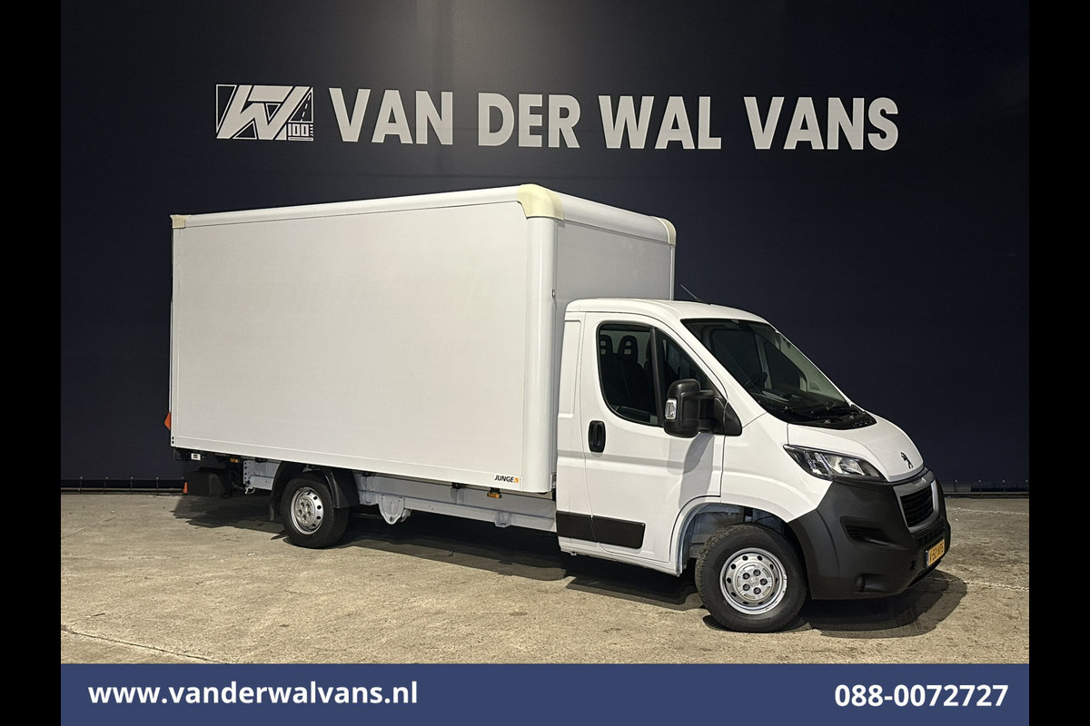 Peugeot Boxer 2.2 BlueHDi 141pk Bakwagen 436cm Lang Laadklep Euro6 Airco | Cruisecontrol | 1085kg laadvermogen Bijrijdersbank.