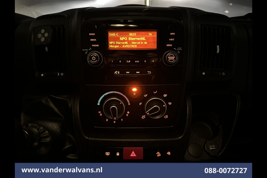 Peugeot Boxer 2.2 BlueHDi 141pk Bakwagen 435cm Lang Laadklep Euro6 Airco | 1085kg laadvermogen | Cruisecontrol Bijrijdersbank