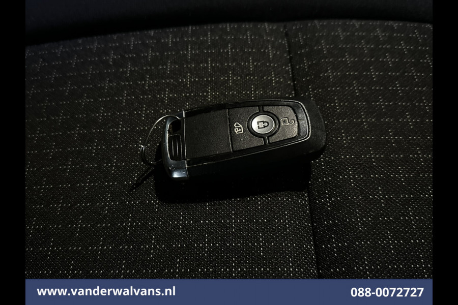 Ford Transit Custom 2.0 TDCI 136pk L1H1 Euro6 Airco | Camera | LED | Apple Carplay | Cruisecontrol Android Auto, Verwarmde voorruit, Parkeersensoren, Bijrijdersbank, 2740kg trekvermogen