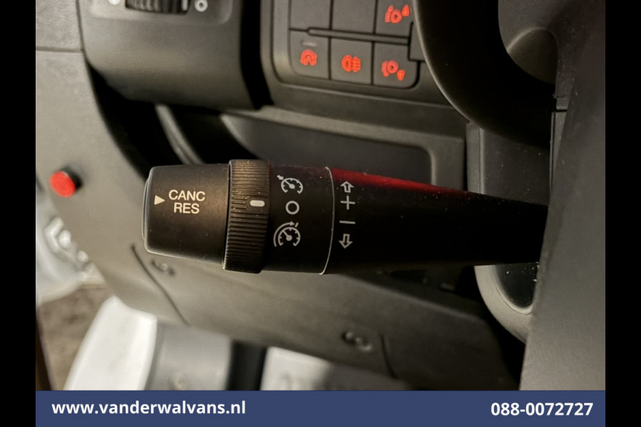 Peugeot Boxer 2.2 BlueHDi 141pk Bakwagen 436cm Lang Laadklep Euro6 Airco | Cruisecontrol | 1055kg laadvermogen Bijrijdersbank