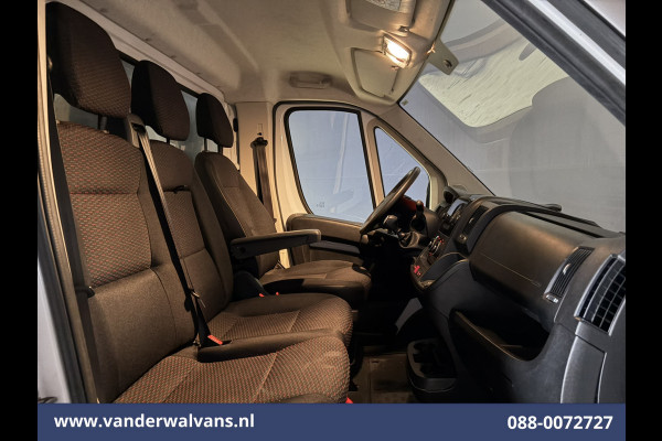 Peugeot Boxer 2.2 BlueHDi 141pk Bakwagen 436cm Lang Laadklep Euro6 Airco | Cruisecontrol | 1055kg laadvermogen Bijrijdersbank