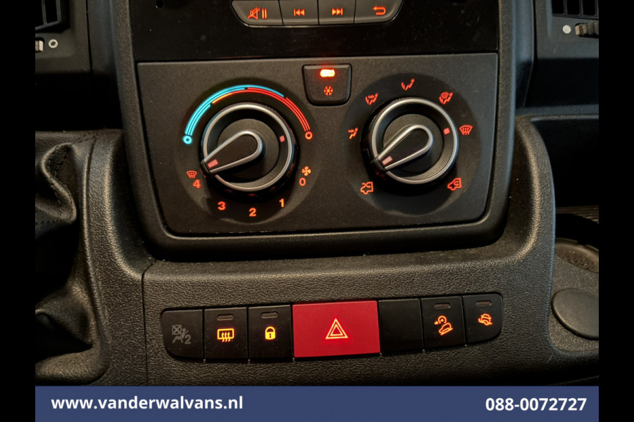 Peugeot Boxer 2.2 BlueHDi 141pk Bakwagen 436cm Lang Laadklep Euro6 Airco | Cruisecontrol | 1055kg laadvermogen Bijrijdersbank