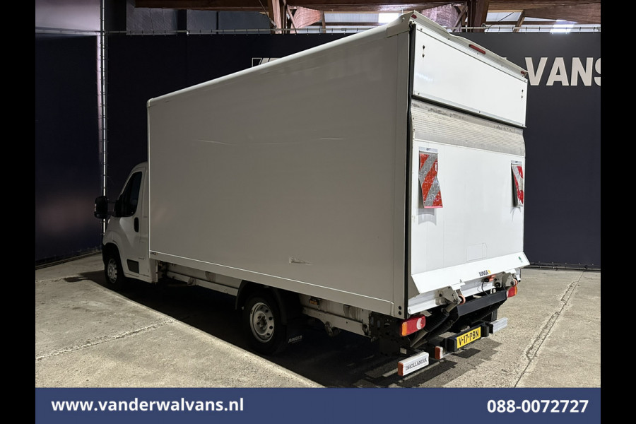 Peugeot Boxer 2.2 BlueHDi 141pk Bakwagen 436cm Lang Laadklep Euro6 Airco | Cruisecontrol | 1055kg laadvermogen Bijrijdersbank