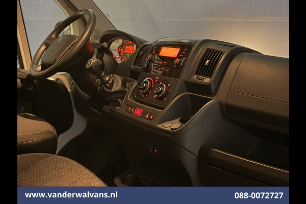 Peugeot Boxer 2.2 BlueHDi 141pk Bakwagen 436cm Lang Laadklep Euro6 Airco | Cruisecontrol | 1055kg laadvermogen Bijrijdersbank