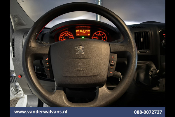 Peugeot Boxer 2.2 BlueHDi 141pk Bakwagen 436cm Lang Laadklep Euro6 Airco | Cruisecontrol | 1055kg laadvermogen Bijrijdersbank