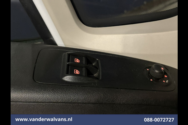 Peugeot Boxer 2.2 BlueHDi 141pk Bakwagen 436cm Lang Laadklep Euro6 Airco | Cruisecontrol | 1055kg laadvermogen Bijrijdersbank