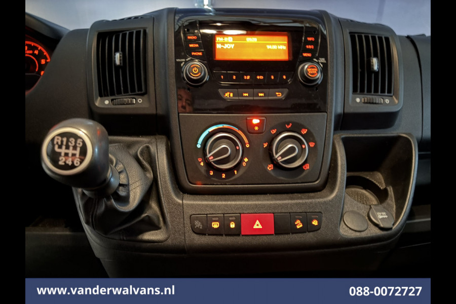 Peugeot Boxer 2.2 BlueHDi 141pk Bakwagen 436cm Lang Laadklep Euro6 Airco | Cruisecontrol | 1055kg laadvermogen Bijrijdersbank