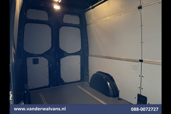 Mercedes-Benz Sprinter 314 CDI 143pk L2H2 Euro6 Airco | Camera | Apple Carplay | Trekhaak | Cruisecontrol Android Auto, Stoelverwarming, 270 Graden Achterdeuren, Parkeersensoren, Bijrijdersbank