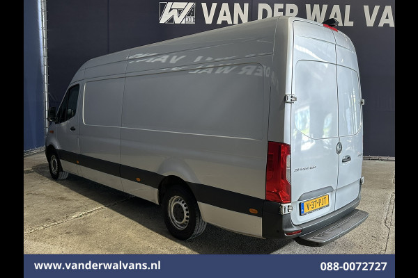Mercedes-Benz Sprinter 316 CDI 164pk L3H2 Euro6 Airco | Camera | Navigatie | Apple Carplay | Cruisecontrol | Stoelverwarming Android Auto, Chauffeursstoel, Parkeersensoren, Bijrijdersbank