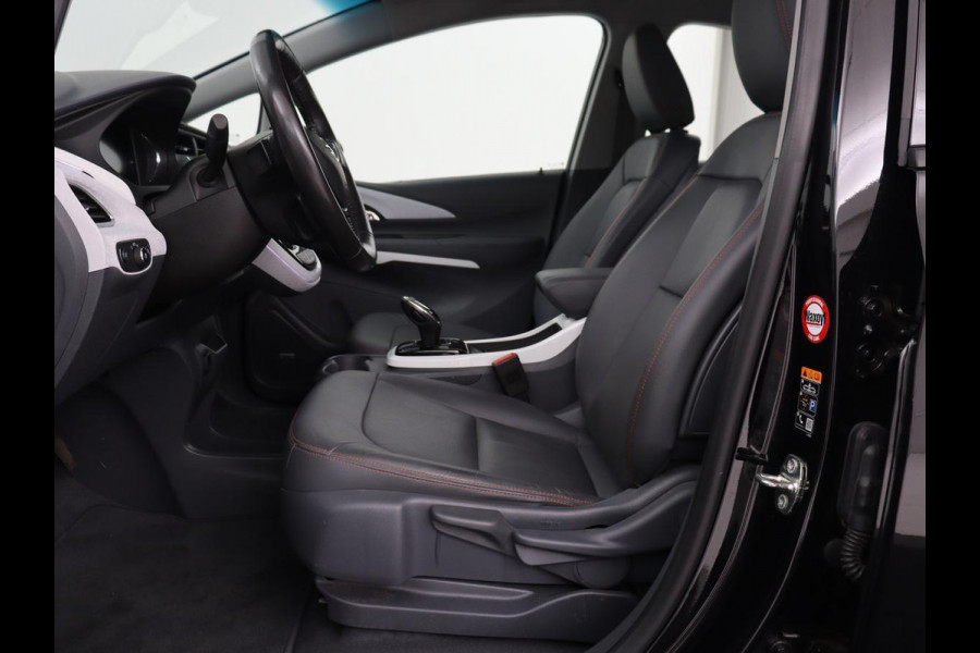 Opel Ampera-E Executive 60 kWh | 71.200km NAP | Leder | Stoelverwarming | Carplay | Camera | Xenon | Achterbankverwarming | Keyless | Park Assist | Climate control | Side Assist