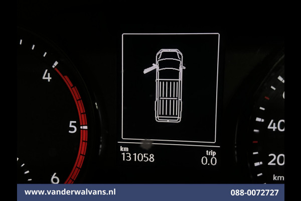 Volkswagen Crafter 2.0 TDI 141pk L3H3 L2H2 Euro6 Airco | Camera | Apple Carplay | Massagestoel | Cruisecontrol Android Auto, Chauffeurstoel