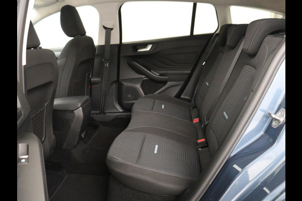 Ford Focus 1.0 EcoBoost Hybrid Active | Carplay | Keyless | Navigatie | Full LED | Parkeerhulp | Climate control | Getint glas | Cruise control | Bluetooth