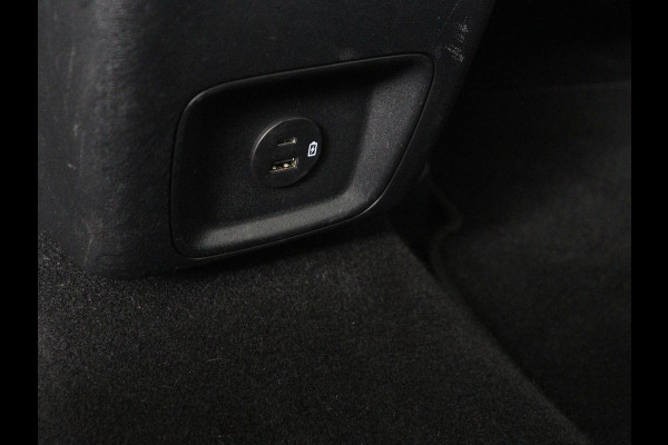 Ford Kuga 2.5 PHEV Titanium | SOH 87,5% | Trekhaak | Camera | Carplay | Navigatie | Climate control | Cruise control | Bluetooth | Keyless | Digital Cockpit | Plug in
