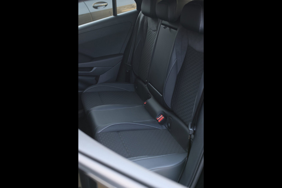 Volkswagen T-Roc 1.5 eTsi R-Line *Head-Up*360 Camera*Keyless*IQ Led*