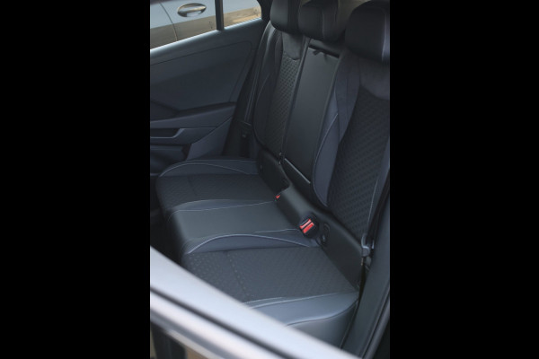 Volkswagen T-Roc 1.5 eTsi R-Line *Head-Up*360 Camera*Keyless*IQ Led*