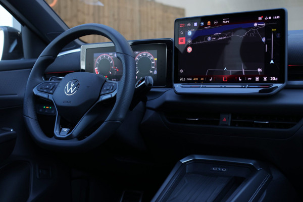 Volkswagen T-Roc 1.5 eTsi R-Line *Head-Up*360 Camera*Keyless*IQ Led*