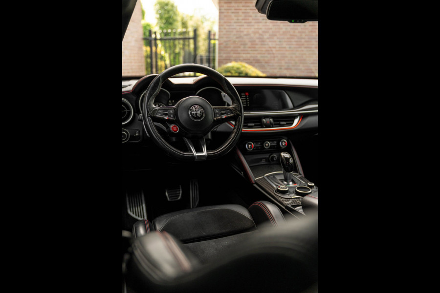Alfa Romeo Stelvio 2.9 V6 AWD Quadrifoglio 510 PK ACC H&K Carbon Keyless Stoel/Stuurverw. Camera 20''