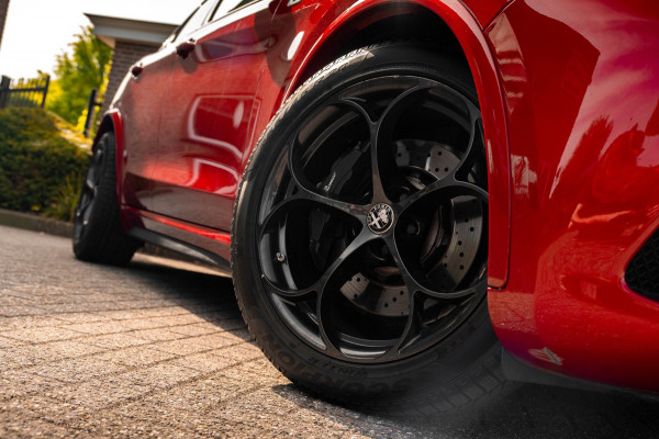 Alfa Romeo Stelvio 2.9 V6 AWD Quadrifoglio 510 PK ACC H&K Carbon Keyless Stoel/Stuurverw. Camera 20''