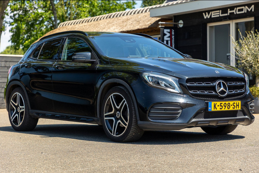 Mercedes-Benz GLA 180 Business Solution AMG Night Upgrade I Trekhaak I Cruise I Navigatie I 19 Inch I Led I Camera