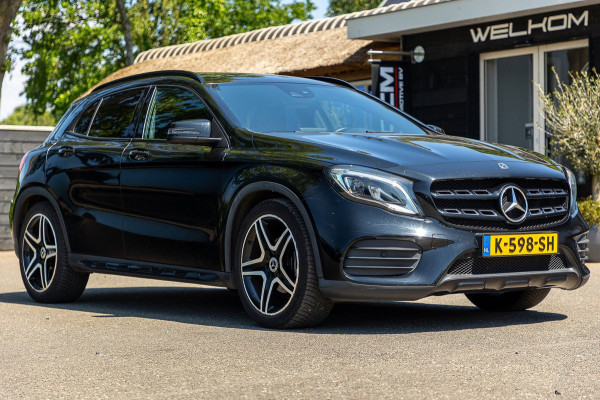 Mercedes-Benz GLA 180 Business Solution AMG Night Upgrade I Trekhaak I Cruise I Navigatie I 19 Inch I Led I Camera