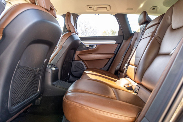 Volvo V90 2.0 T8 AWD Inscription I 91% I Btw I Luxe Leder I Trekhaak I Pine Grey