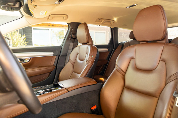 Volvo V90 2.0 T8 AWD Inscription I 91% I Btw I Luxe Leder I Trekhaak I Pine Grey
