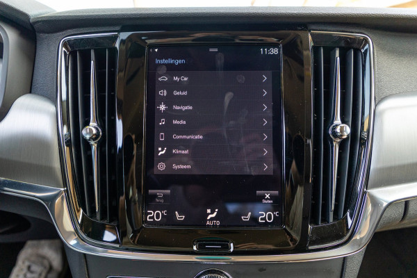 Volvo V90 2.0 T8 AWD Inscription I 91% I Btw I Luxe Leder I Trekhaak I Pine Grey