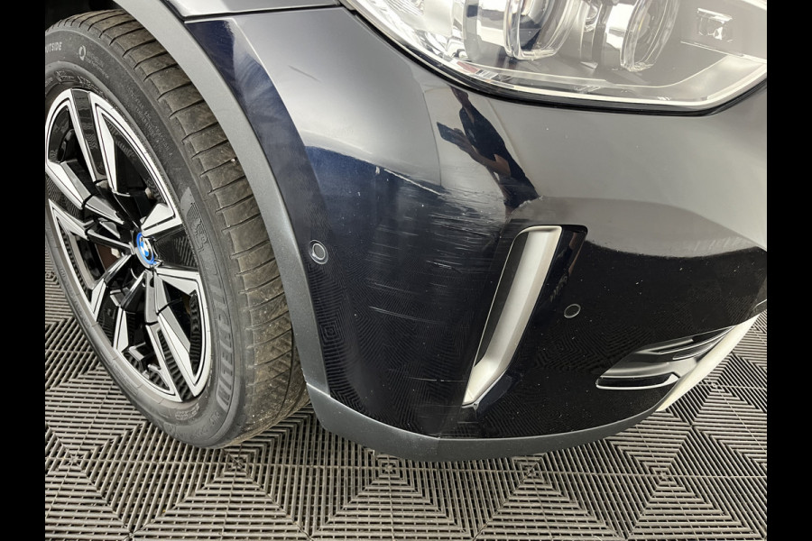 BMW iX3 Executive 80 kWh [ 3-Fase-11kW ] {SoH-99%} (INCL-BTW) Aut. *HEATPUMP | PANO | LEATHER | ADAPTIVE-CRUISE | FULL-LED | BLIND-SPOT | MEMORY-PACK | DIGI-COCKPIT | HEATED-COMFORTSEATS | KEYLESS | CAMERA | DAB+ | TOWBAR | 19''ALU*