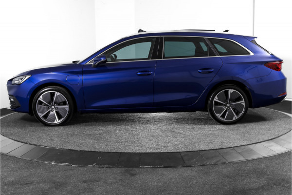 Seat Leon Sportstourer 1.4 TSI eHybrid PHEV Xcellence | S/K-Panodak | Dig. Cockpit | Adapt. Cruise | Stoel-+Stuurverw. | PDC | Camera | NAV + App. Connect | ECC | LM 18" |