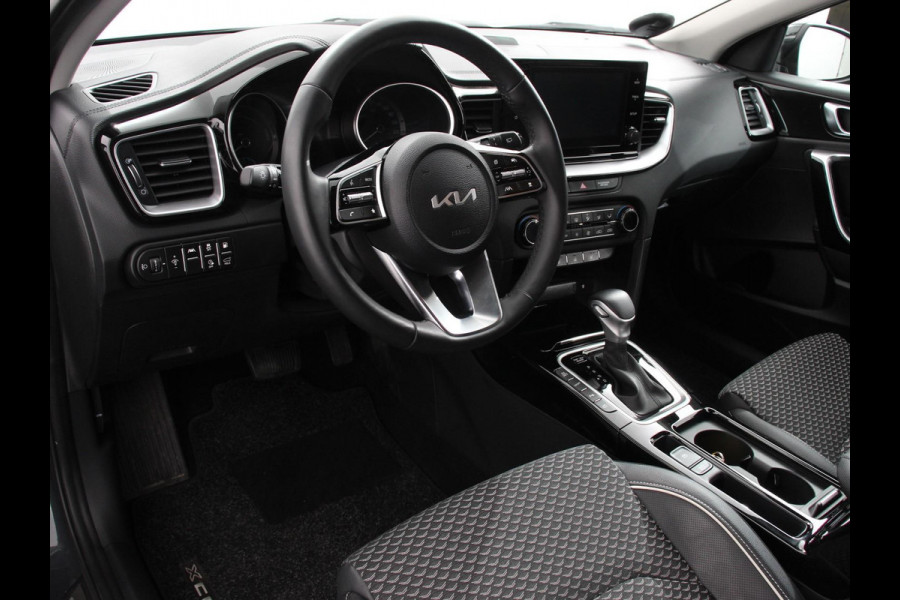 Kia Xceed 1.6 GDi PHEV Automaat DynamicLine | DEMO ! | Navigatie Apple Carplay/Android Auto  Adaptive Cruise Control  Parkeersensoren  Camera  Stoel-en stuurwielverwarming  Virtual Cockpit  Full LED