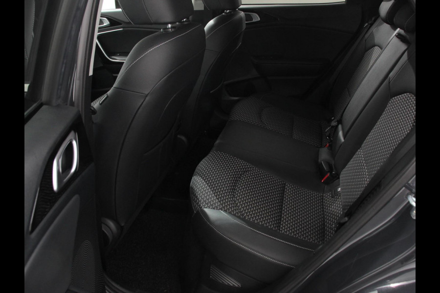 Kia Xceed 1.6 GDi PHEV Automaat DynamicLine | DEMO ! | Navigatie Apple Carplay/Android Auto  Adaptive Cruise Control  Parkeersensoren  Camera  Stoel-en stuurwielverwarming  Virtual Cockpit  Full LED