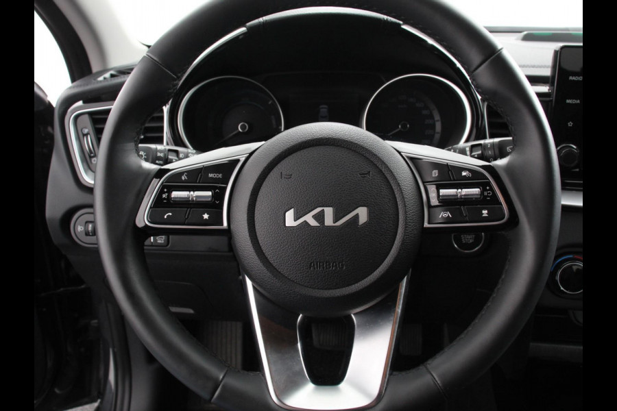 Kia Xceed 1.6 GDi PHEV Automaat DynamicLine | DEMO ! | Navigatie Apple Carplay/Android Auto  Adaptive Cruise Control  Parkeersensoren  Camera  Stoel-en stuurwielverwarming  Virtual Cockpit  Full LED