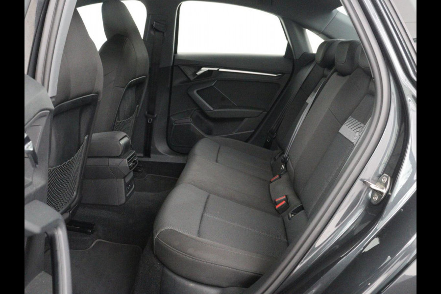 Audi A3 30 TFSI Advanced edition | Stoelverwarming | Matrix LED | Adaptive cruise | Camera | Park Assist | Elektrische stoel | Carplay | Sportstoelen | Navigatie | Virtual Cockpit | Climate control | Audi Sound
