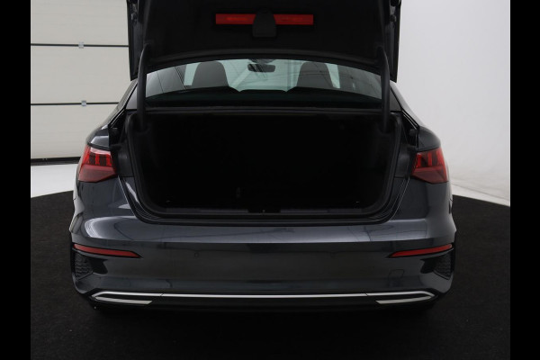Audi A3 30 TFSI Advanced edition | Stoelverwarming | Matrix LED | Adaptive cruise | Camera | Park Assist | Elektrische stoel | Carplay | Sportstoelen | Navigatie | Virtual Cockpit | Climate control | Audi Sound