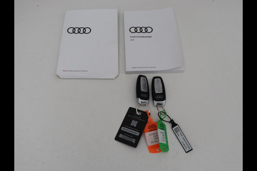 Audi A3 30 TFSI Advanced edition | Stoelverwarming | Matrix LED | Adaptive cruise | Camera | Park Assist | Elektrische stoel | Carplay | Sportstoelen | Navigatie | Virtual Cockpit | Climate control | Audi Sound
