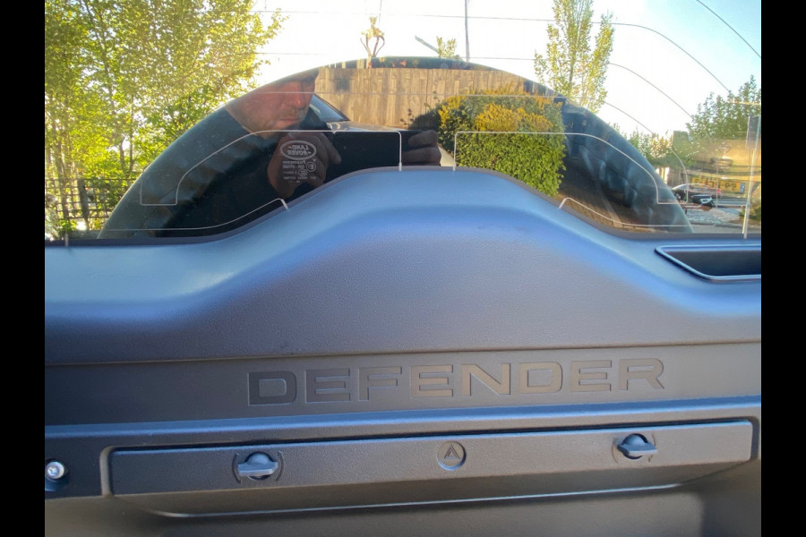 Land Rover Defender 110 3.0 P400 110 GRIJS KENTEKEN/PANO/LANE/VIRTUAL/CAMERA