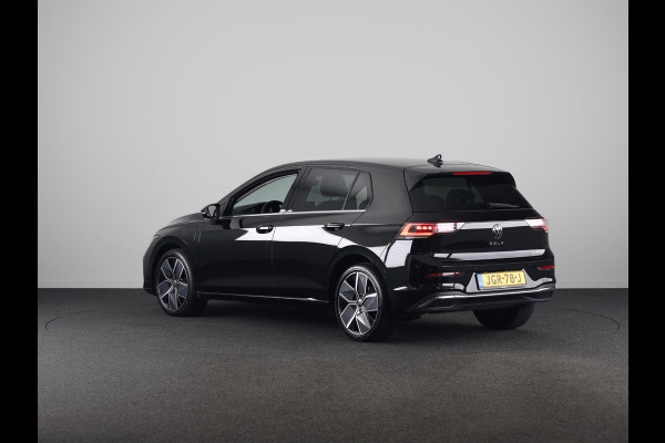 Volkswagen Golf 1.5 eHybrid Style Edition 204 pk Automaat (DSG) | Verlengde garantie | Navigatie via App | Parkeersensoren (Park assist) | Achteruitrijcamera | Stoel/stuur verwarming |