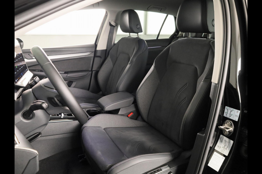 Volkswagen Golf 1.5 eHybrid Style Edition 204 pk Automaat (DSG) | Verlengde garantie | Navigatie via App | Parkeersensoren (Park assist) | Achteruitrijcamera | Stoel/stuur verwarming |