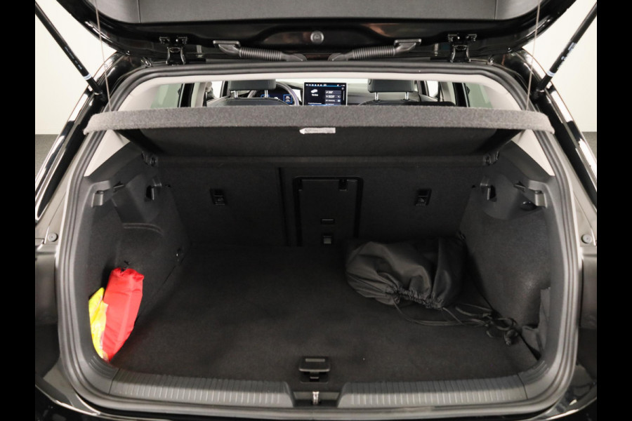 Volkswagen Golf 1.5 eHybrid Style Edition 204 pk Automaat (DSG) | Verlengde garantie | Navigatie via App | Parkeersensoren (Park assist) | Achteruitrijcamera | Stoel/stuur verwarming |