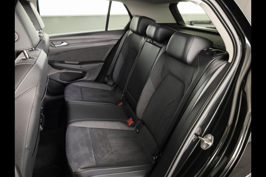 Volkswagen Golf 1.5 eHybrid Style Edition 204 pk Automaat (DSG) | Verlengde garantie | Navigatie via App | Parkeersensoren (Park assist) | Achteruitrijcamera | Stoel/stuur verwarming |