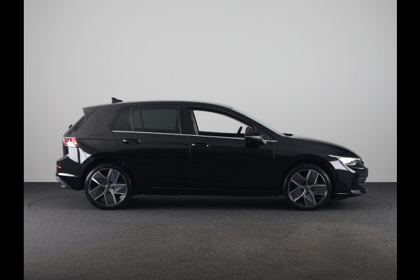 Volkswagen Golf 1.5 eHybrid Style Edition 204 pk Automaat (DSG) | Verlengde garantie | Navigatie via App | Parkeersensoren (Park assist) | Achteruitrijcamera | Stoel/stuur verwarming |