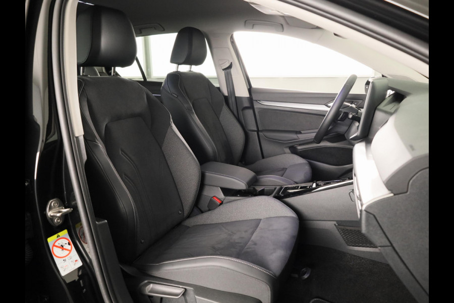 Volkswagen Golf 1.5 eHybrid Style Edition 204 pk Automaat (DSG) | Verlengde garantie | Navigatie via App | Parkeersensoren (Park assist) | Achteruitrijcamera | Stoel/stuur verwarming |