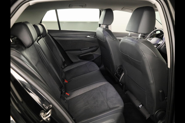 Volkswagen Golf 1.5 eHybrid Style Edition 204 pk Automaat (DSG) | Verlengde garantie | Navigatie via App | Parkeersensoren (Park assist) | Achteruitrijcamera | Stoel/stuur verwarming |