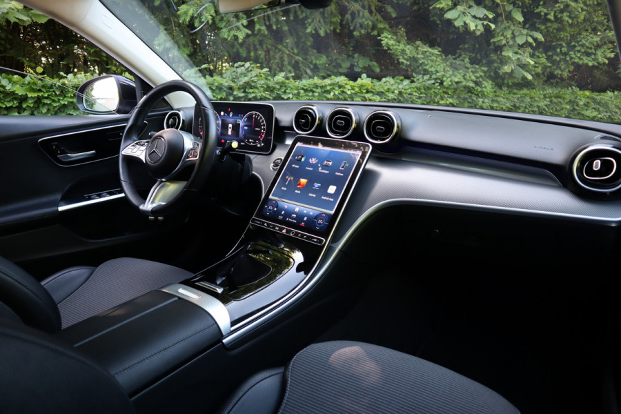 Mercedes-Benz C-Klasse Estate 300 e Luxury Line | Trekhaak | Sfeerverlichting | Carplay |