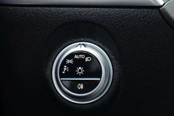 Mercedes-Benz C-Klasse Estate 300 e Luxury Line | Trekhaak | Sfeerverlichting | Carplay |