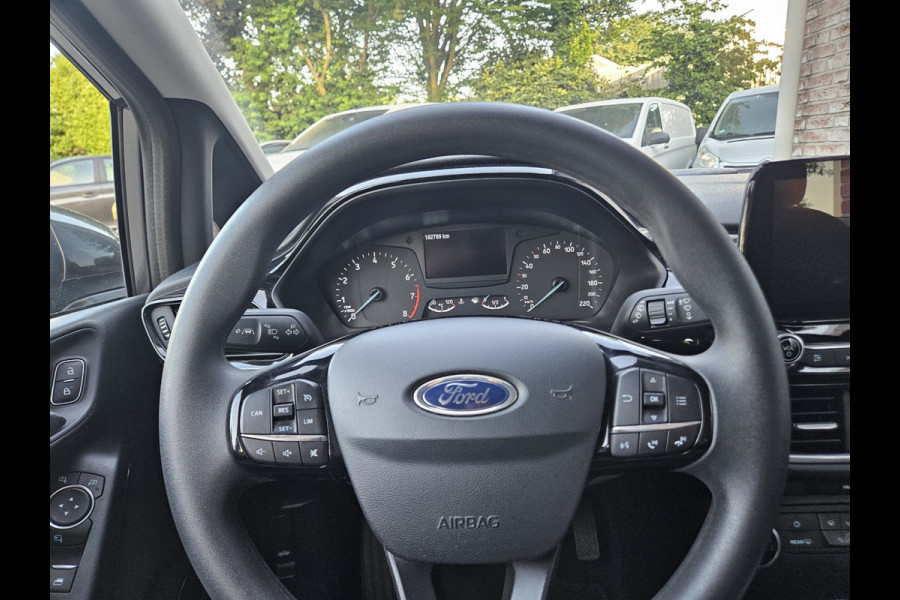 Ford Fiesta 1.1 Trend Trekhaak! PDC! Navigatie! Nette Auto! Dealer Onderhouden! NAP!