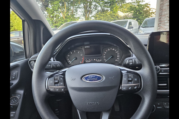 Ford Fiesta 1.1 Trend Trekhaak! PDC! Navigatie! Nette Auto! Dealer Onderhouden! NAP!