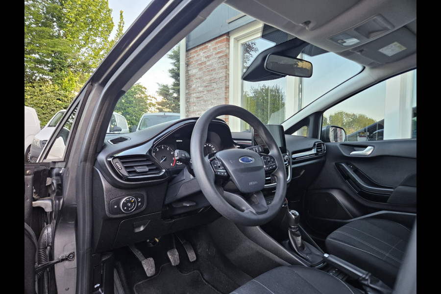 Ford Fiesta 1.1 Trend Trekhaak! PDC! Navigatie! Nette Auto! Dealer Onderhouden! NAP!