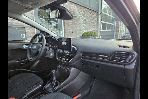 Ford Fiesta 1.1 Trend Trekhaak! PDC! Navigatie! Nette Auto! Dealer Onderhouden! NAP!